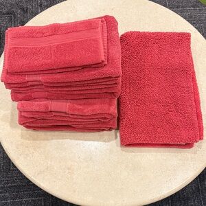 Red Pottery Barn Bath Towel Set